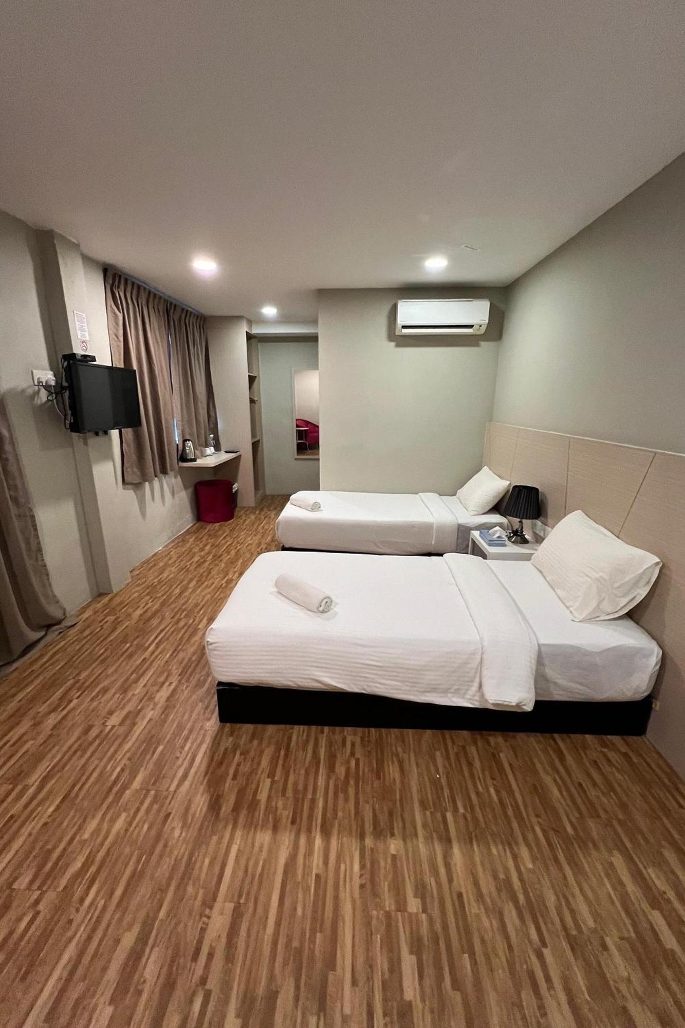 Princess Hotel Pontian Pontian Kecil Extérieur photo